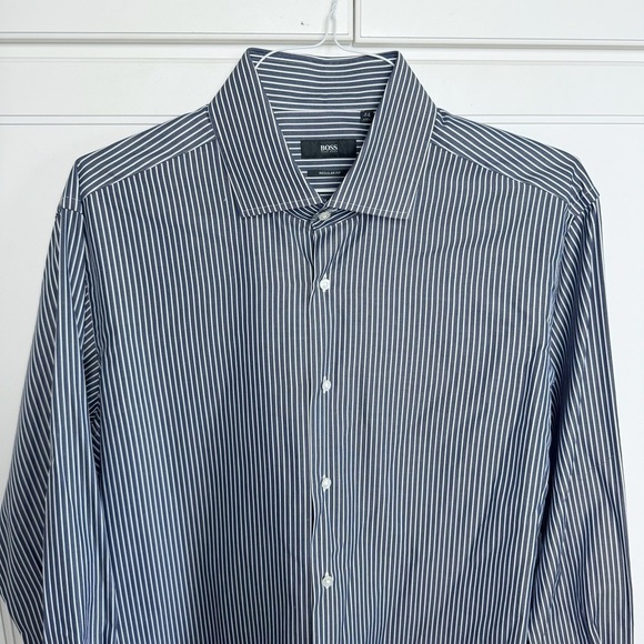 BOSS Navy Striped Spread Collar Regular Fit 17.5/44 - Picture 3 of 9